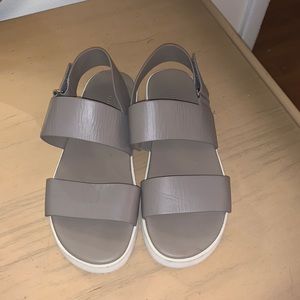 Vince sandals